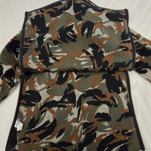 L.L. Bean camo turtleneck pullover fleece - Picture 8 of 8